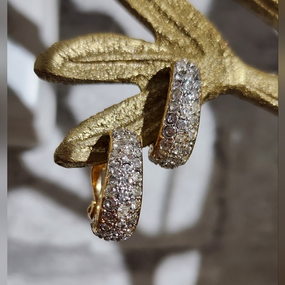 Nina Ricci Vintage 1980 22kt Gold Plated Clip On Earrings